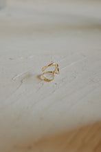 Load image into Gallery viewer, Squiggle Rings